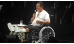 İbrahim Tatlıses kazadan sonra tekerlekli sandalyeyle konser verdi
