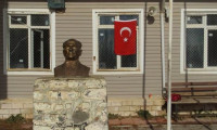 PKK Türk bayrağını indirdi