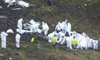 Düşen uçağın enkazından ilk fotoğraflar geldi