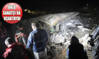 Pakistan'da düşen uçağın enkazına ulaşıldı: 48 ölü