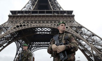 Paris'te terör alarmı! 2 Türk gözaltında
