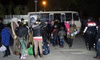 15 kişilik minibüsten 43 sığınmacı çıktı