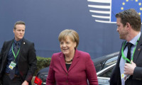 Merkel ve Hollande'dan zirve açıklaması
