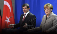 Merkel’den ‘Erdoğan’ şiirine sert tepki