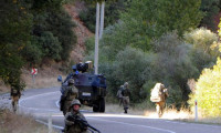 PKK'dan köy baskını! 1 korucu şehit 8 asker yaralı