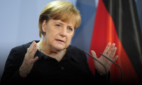 Ziyaret öncesi Merkel'den kritik 'dokunulmazlık' mesajı