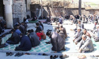 PKK camideki cemaati rehin aldı