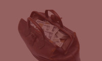 4’üncü Ana Jet üssü yakınlarında içi para dolu çanta bulundu