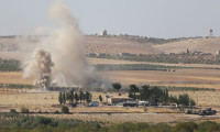 Savaş uçakları IŞİD'in binalarını bombaladı