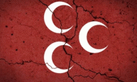 3 Kişilik Kurultay Çağrı Heyeti MHP'den ihraç edildi