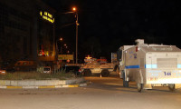 Van'da AK Parti binası önündeki polis noktasına saldırı