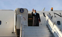 Kerry'nin uçağı Gürcistan'a indi