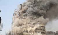 İran'da 17 katlı binanın yıkılma anı kamerada