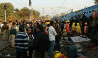 Hindistan'da feci tren kazası! 27 ölü