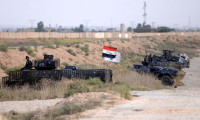 Irak ordusundan Suriye sınırında DEAŞ'a saldırı