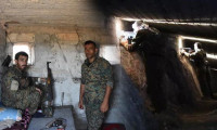 Afrin'de YPG'li teröristler tünellere sığındı