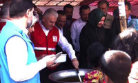 Yıldırım Bangladeş'te sığınmacılara yardım dağıttı