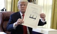 Donald Trump, vergi paketini imzaladı