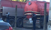 Tuzla’da kimyasal döken 4 kamyon yakalandı