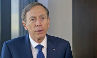 Petraeus: Vize sınırlaması derhal kaldırılmalı