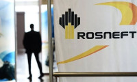 Rosneft'in karı yüzde 49 düştü
