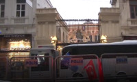 Hollanda elçilikleri giriş çıkışlara kapatıldı