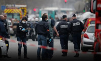 Paris'te bomba alarmı