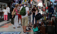 Yabancı turist girişleri Nisan'da yüzde 18.1 arttı
