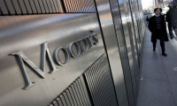 Moody's Güney Afrika'nın notunu düşürdü