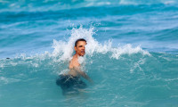 Obama Bali'de hayatın tadını çıkarıyor