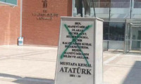 Yine Atatürk heykeline saldırı yapıldı