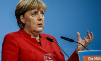 Avrupa Parlamentosu'ndan Merkel'e şok