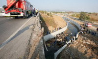 İzmir'de göçmenleri taşıyan kamyon devrildi! 22 ölü