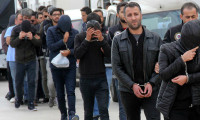 Adana'da aile boyu gözaltı