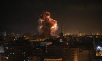İsrail'den Gazze'ye hava saldırısı... El Aksa TV'si vuruldu