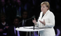 Merkel'den Avrupa ordusuna yeşil ışık