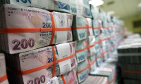Hazine 1.5 milyar lira borçlandı