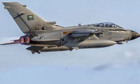Suudi savaş uçakları saldırıya geçti