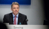 Deutsche Bank CEO'sundan soruşturma açıklaması