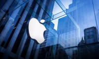 Apple'ın geliri rekor kırdı, iPhone satışları düştü