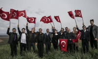 Sınıra giden sanatçılardan 'Türkiye Marşı'