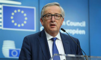 Juncker: İtalya AB'yi suçlamaktan vazgeçmeli
