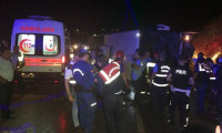 Yolcu otobüsü devrildi: 3 ölü, 40 yaralı