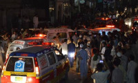 Pakistan'da canlı bomba saldırısı: 12 ölü