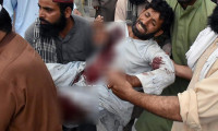 Pakistan kan gölüne döndü: 132 ölü
