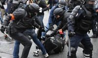 Fransa İçişleri Bakanından polis şiddeti itirafı