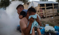 Kamp yangını Yunanistan'ı korkuttu! 10 bin mülteci Türkiye'ye iade