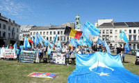 Uygur Türkleri Brüksel'de Çin'i protesto etti