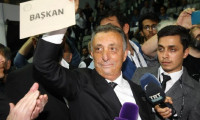 Beşiktaş'ın yeni başkanı Ahmet Nur Çebi oldu!