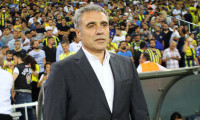Fenerbahçe'de teknik direktör Ersun Yanal'ın koltuğu tartışılıyor